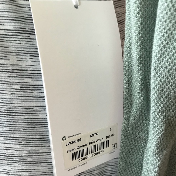 NWT LULULEMON HEART OPENER KNIT WRAP MISTY MOSS - Picture 6 of 8